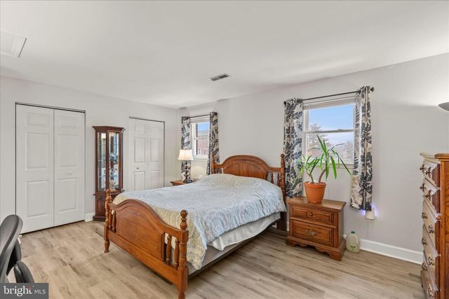 6 PERSIAN LILAC DR, Etters, PA 17319