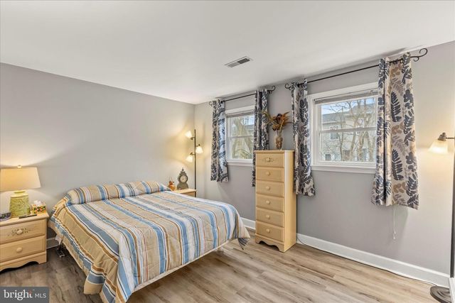 6 PERSIAN LILAC DR, Etters, PA 17319