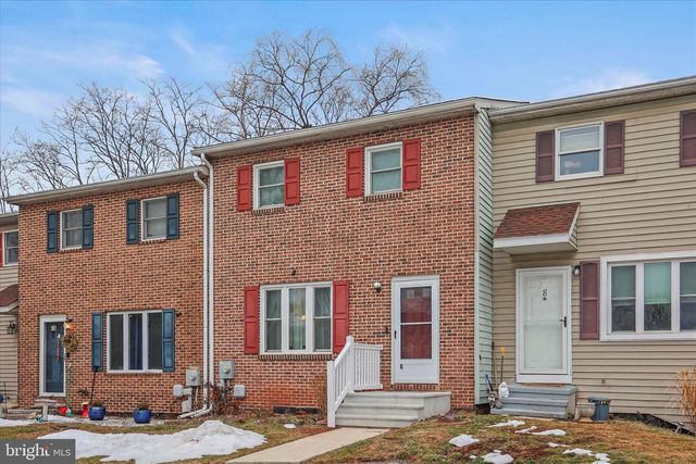 6 PERSIAN LILAC DR, Etters, PA 17319