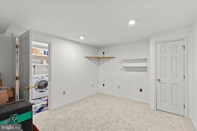 6 PERSIAN LILAC DR, Etters, PA 17319