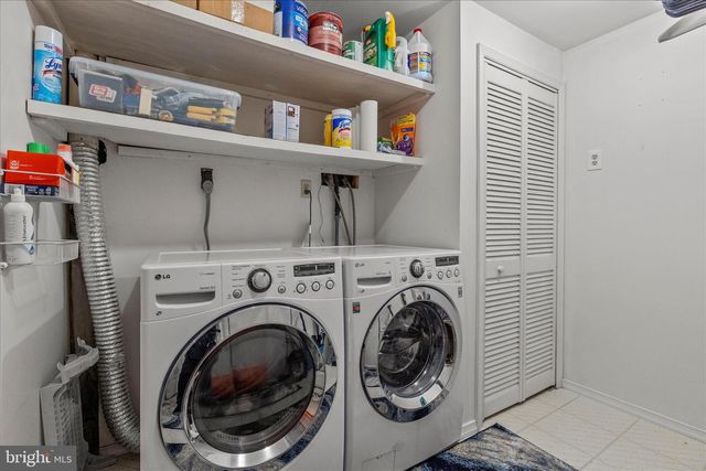 6 PERSIAN LILAC DR, Etters, PA 17319