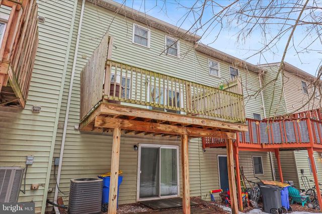 6 PERSIAN LILAC DR, Etters, PA 17319