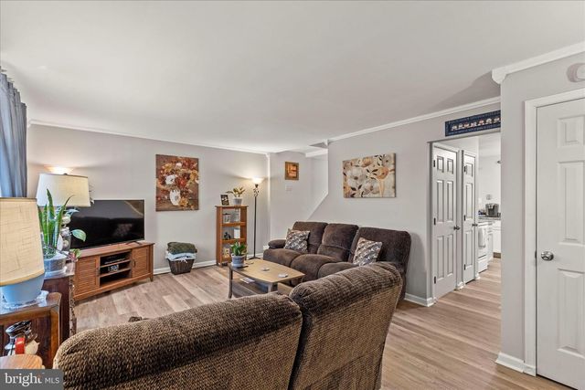 6 PERSIAN LILAC DR, Etters, PA 17319