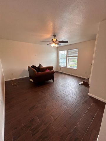 6837 Larkstone Street A, Houston, TX 77028