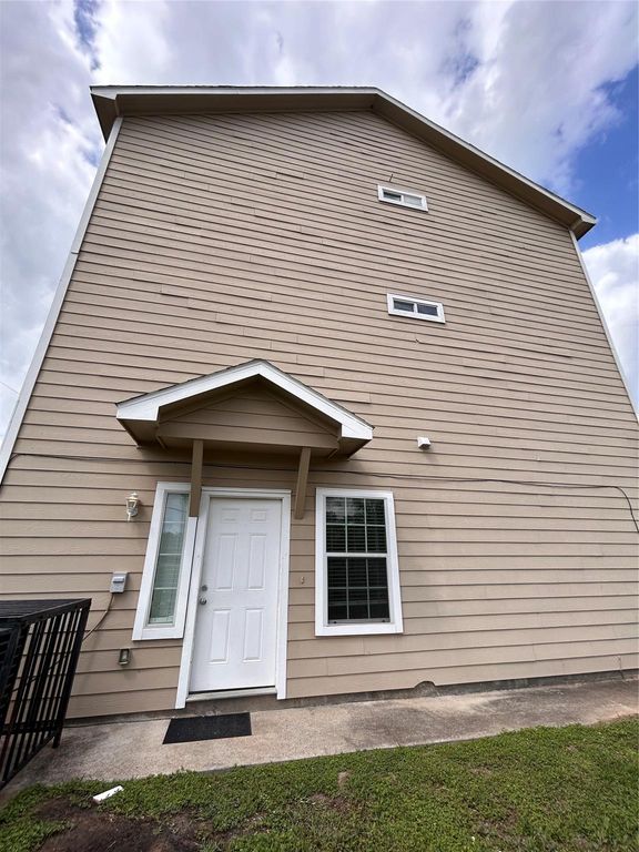 6837 Larkstone Street A, Houston, TX 77028