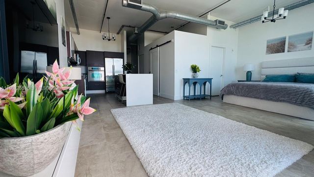 3029 NE 188th St 902, Aventura, FL 33180