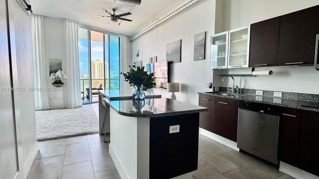 3029 NE 188th St 902, Aventura, FL 33180