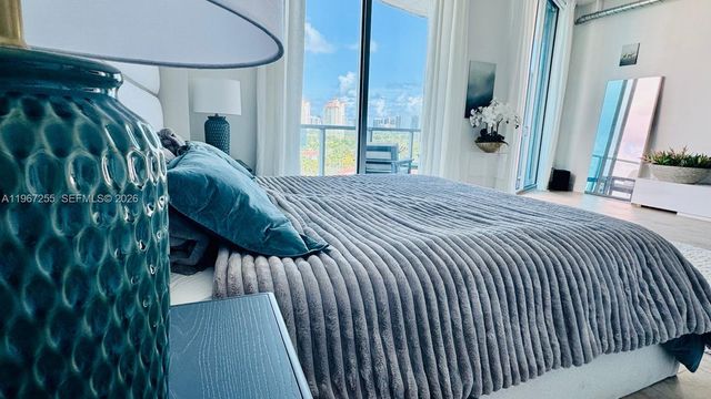 3029 NE 188th St 902, Aventura, FL 33180