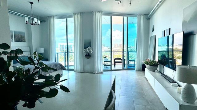 3029 NE 188th St 902, Aventura, FL 33180