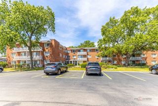 25 E Palatine Road 309, Arlington Heights, IL 60004