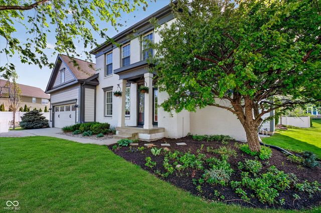 13714 Heatherfield Drive W, Fishers, IN 46038