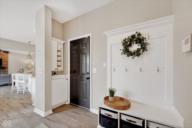 13714 Heatherfield Drive W, Fishers, IN 46038