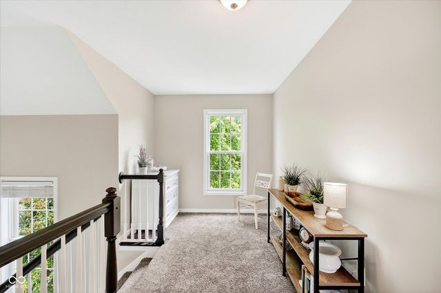 13714 Heatherfield Drive W, Fishers, IN 46038