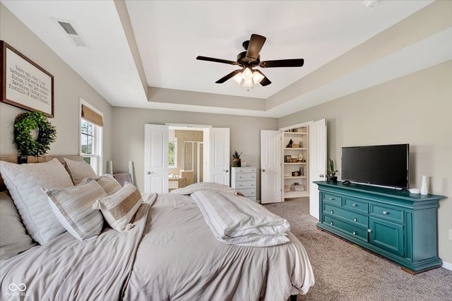 13714 Heatherfield Drive W, Fishers, IN 46038