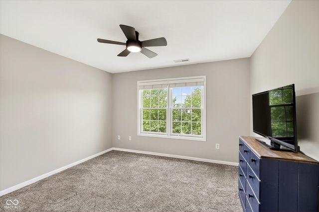 13714 Heatherfield Drive W, Fishers, IN 46038