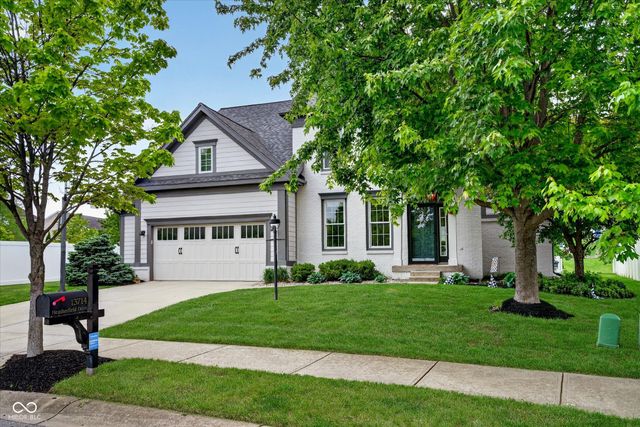 13714 Heatherfield Drive W, Fishers, IN 46038