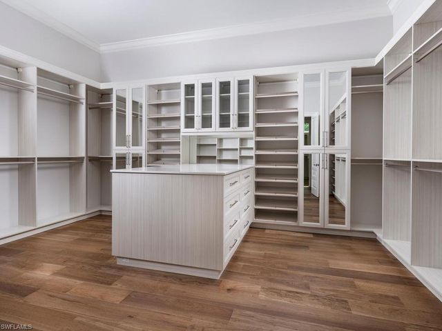 601 Carica RD, Naples, FL 34108