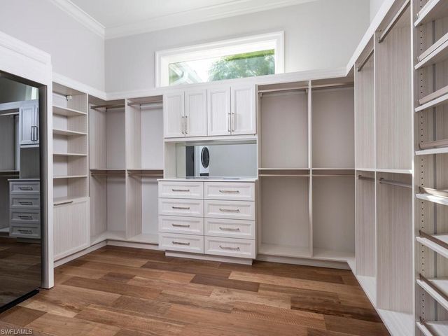 601 Carica RD, Naples, FL 34108
