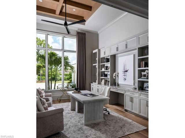 601 Carica RD, Naples, FL 34108