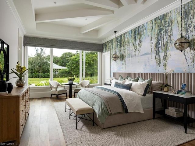 601 Carica RD, Naples, FL 34108
