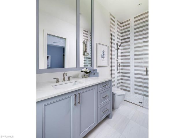 601 Carica RD, Naples, FL 34108