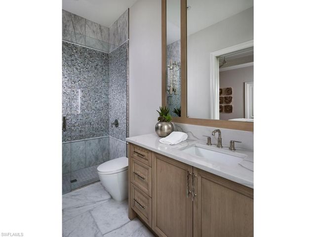 601 Carica RD, Naples, FL 34108