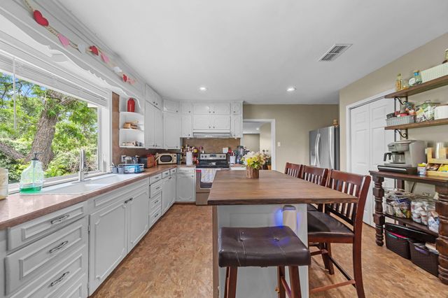 202 Sweed Street, Brenham, TX 77833