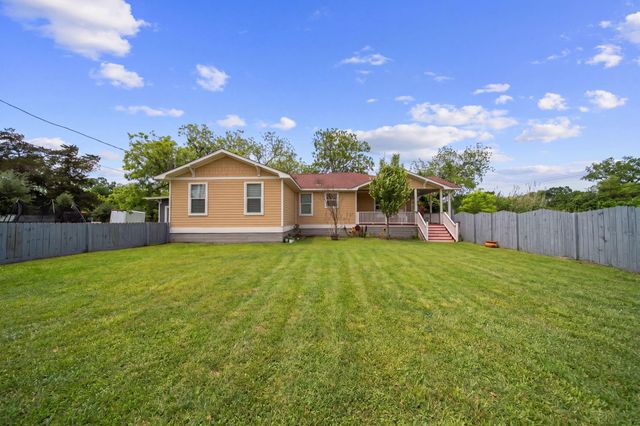 202 Sweed Street, Brenham, TX 77833