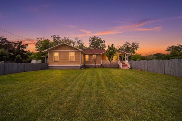 202 Sweed Street, Brenham, TX 77833