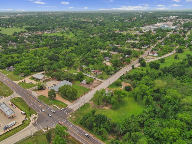 202 Sweed Street, Brenham, TX 77833