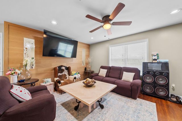 202 Sweed Street, Brenham, TX 77833