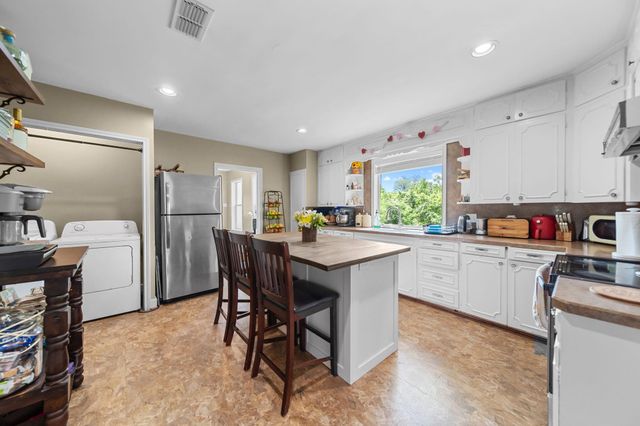 202 Sweed Street, Brenham, TX 77833