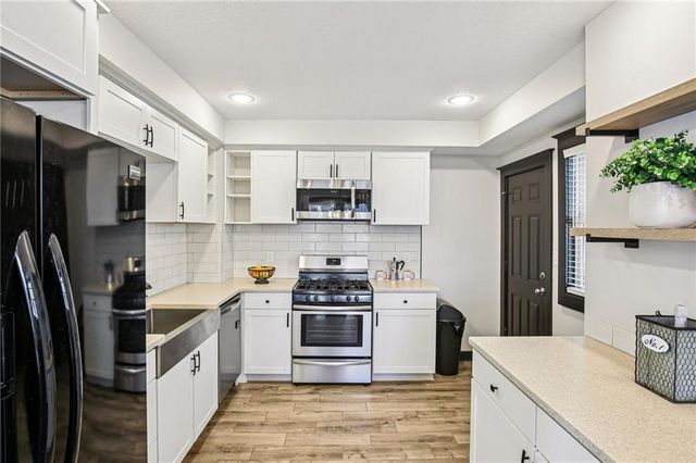 1400 E 28th Street, Kansas City, MO 64109