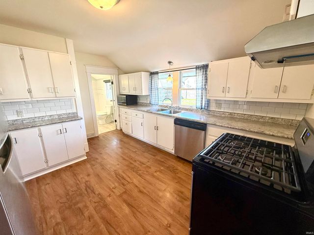 402 W 7Th Street, Mishawaka, IN 46544