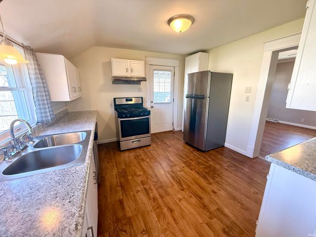 402 W 7Th Street, Mishawaka, IN 46544