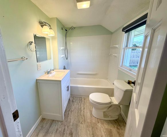 402 W 7Th Street, Mishawaka, IN 46544