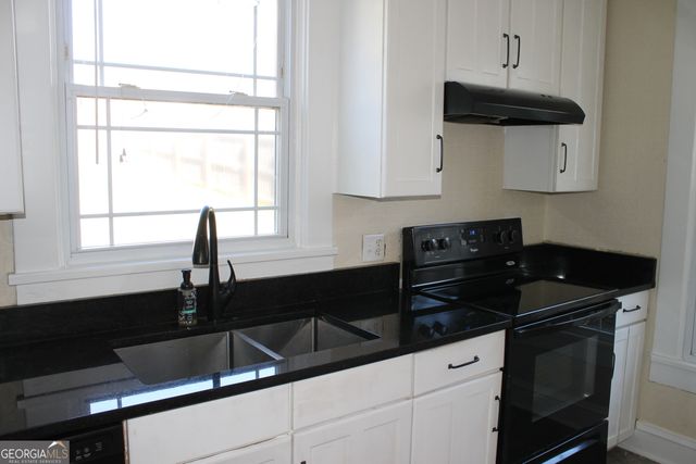 71 Clark Street, Newnan, GA 30263