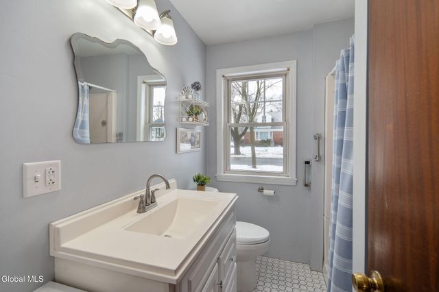 27 Croswell Street, Albany, NY 12206