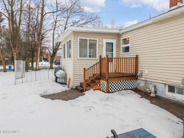 27 Croswell Street, Albany, NY 12206