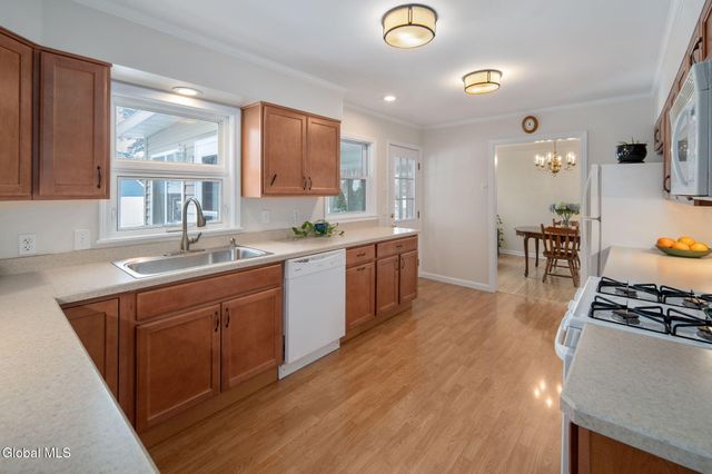 27 Croswell Street, Albany, NY 12206