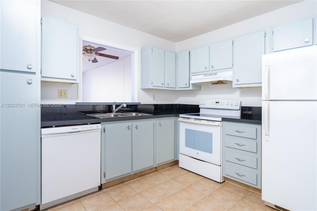 406 NW 68th Ave 410, Plantation, FL 33317