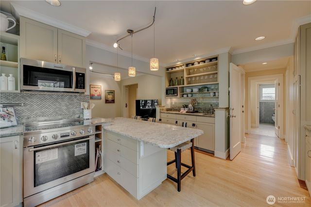 1311 N 78th Street, Seattle, WA 98103