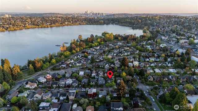 1311 N 78th Street, Seattle, WA 98103