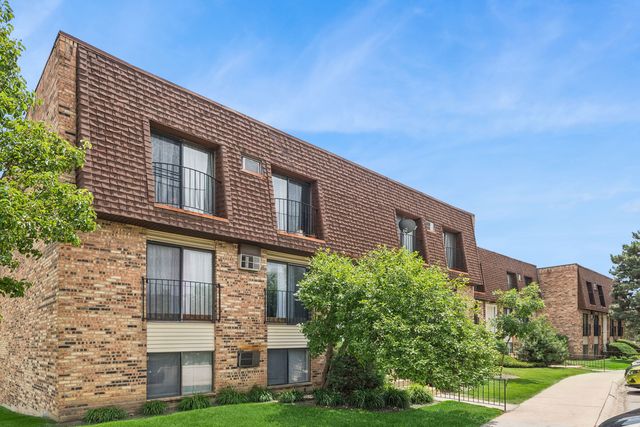 175 N Waters Edge Drive 201, Glendale Heights, IL 60139