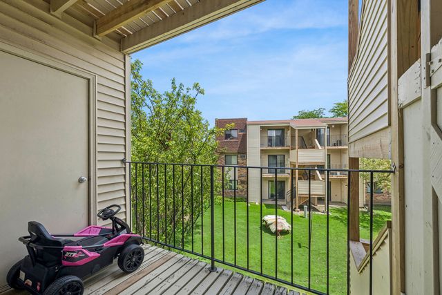 175 N Waters Edge Drive 201, Glendale Heights, IL 60139