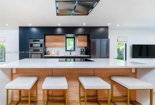 412 NW 41st St, Miami, FL 33127