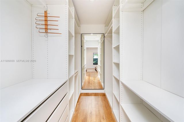 412 NW 41st St, Miami, FL 33127