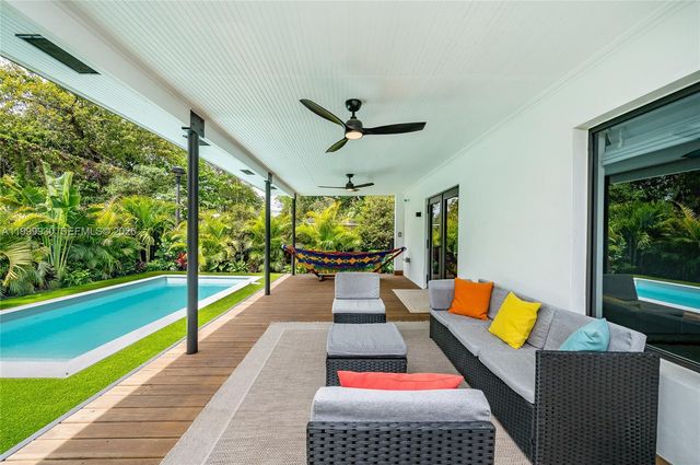 412 NW 41st St, Miami, FL 33127