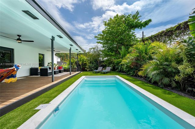 412 NW 41st St, Miami, FL 33127