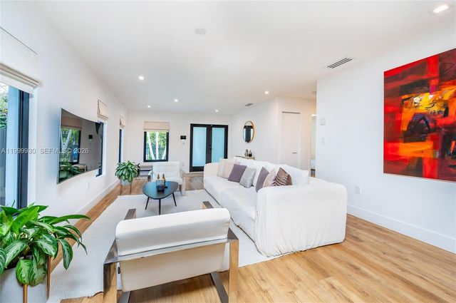 412 NW 41st St, Miami, FL 33127